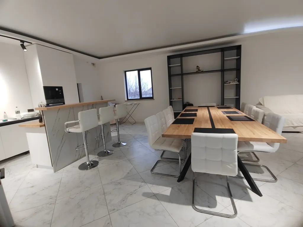 6-комнатный Дом