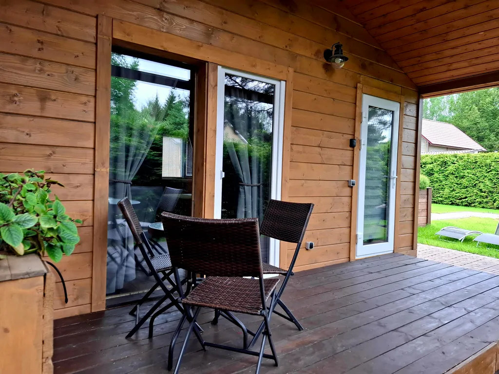 Уютный коттедж для двоих у реки в центре