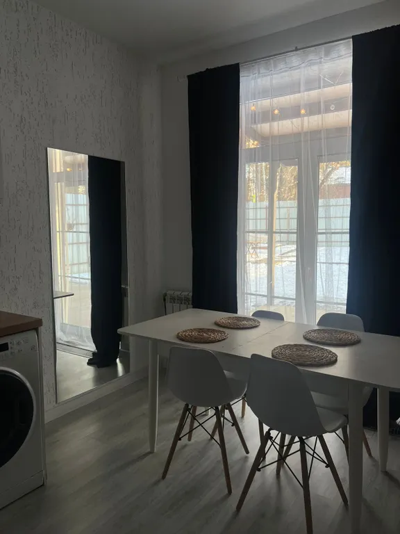 Коттедж Домик с яблонями — Москва