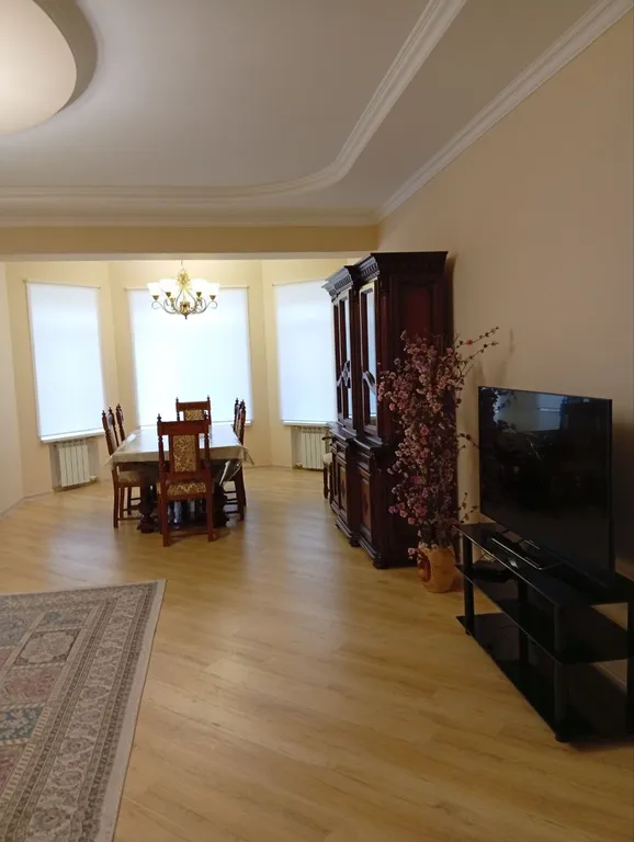 Уютный двухэтажный дом в самом центре города-курорта