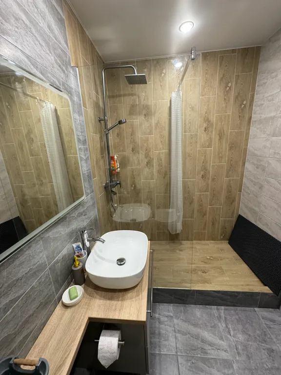 Уютная видовая современная квартира