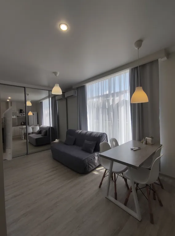 Белый дом у Черного моря