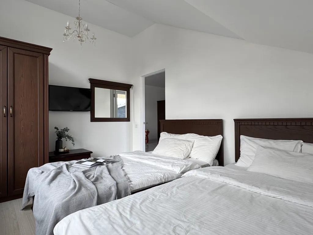 Новый дом с подогреваемым бассейном