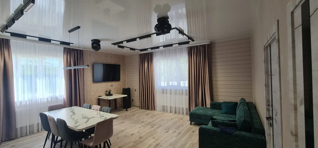 Большой современный и уютный дом