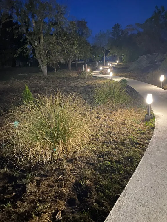 Дом у горной реки