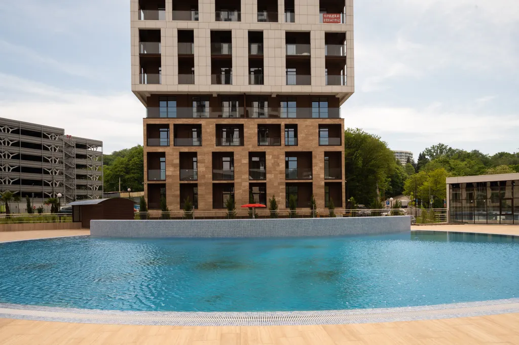 Студия с балконом и видом на горы