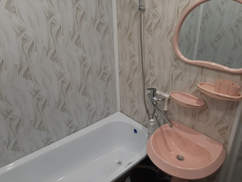 Квартира-студия с новым ремонтом, в самом удобном месте города