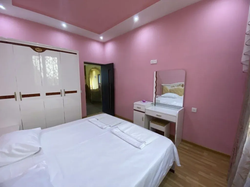 Large 5 bedroom luxury villa