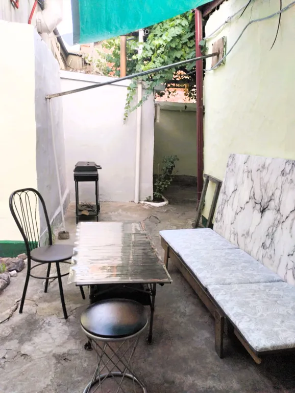 Домик в центре рядом с морем