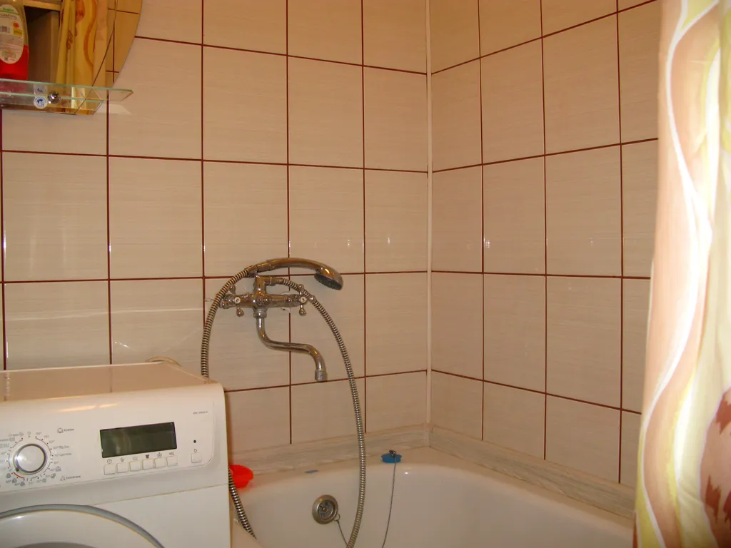 Вместительная трёшка (до 11 чел.) с изолированными комнатами в центре