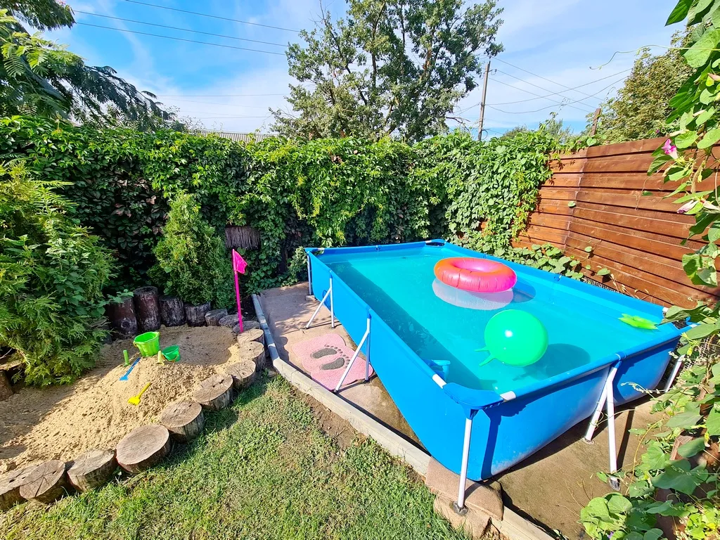 Коттедж у моря со своим двором до 11 человек, беседка, костровая чаша.