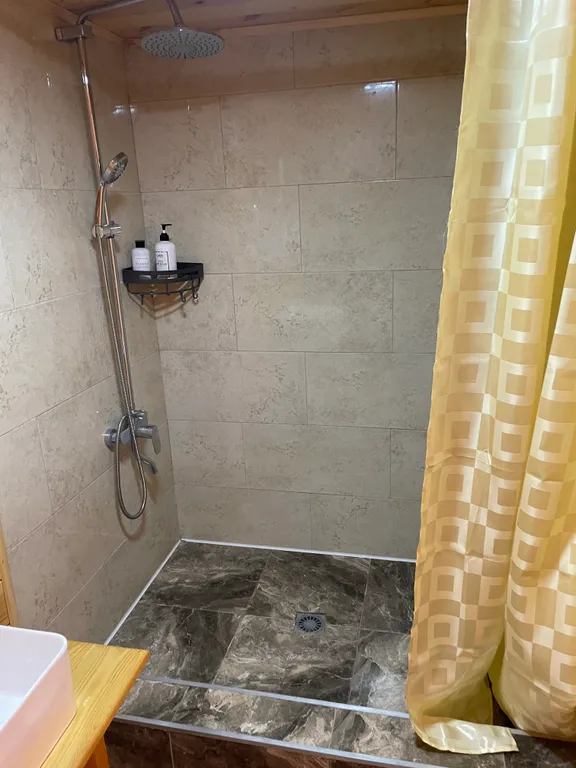 Атмосферные дома a-frame на берегу моря