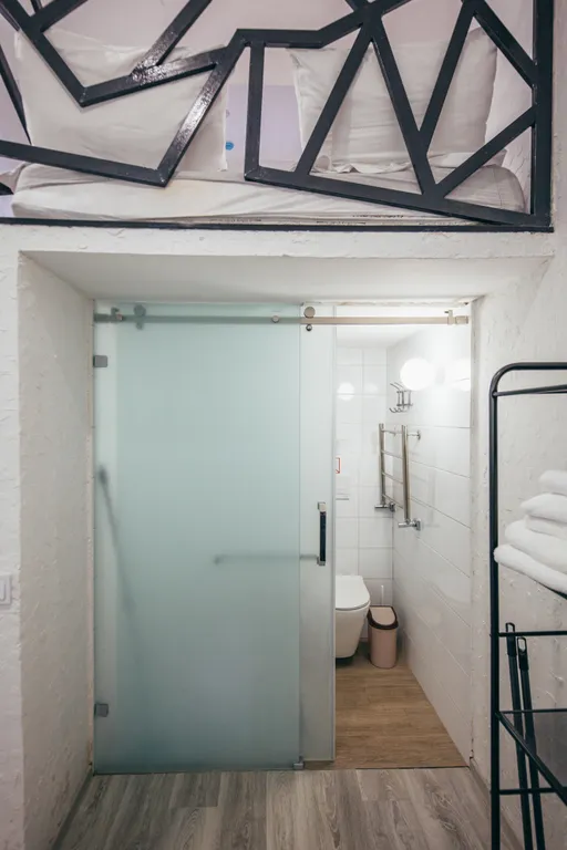 Двухуровневая мини студия с отдельным выходом во двор