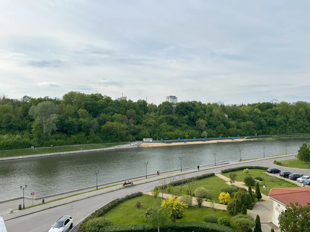 Квартира на набережной с видом на реку