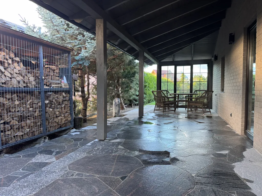 Часть дома на море с баней