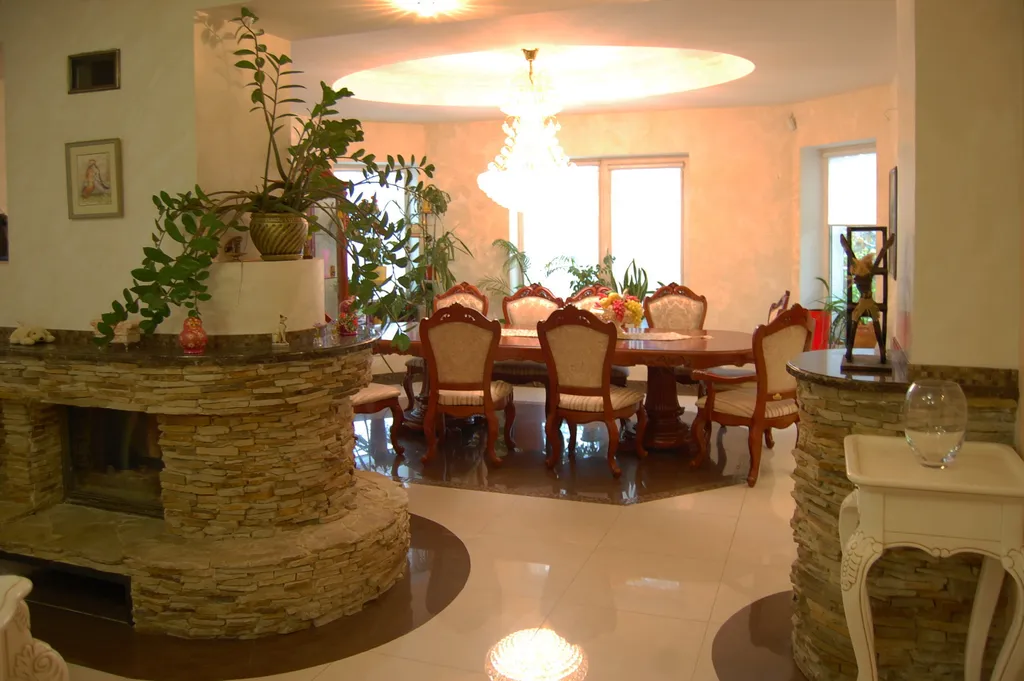 Дом с бассейном в Сенице