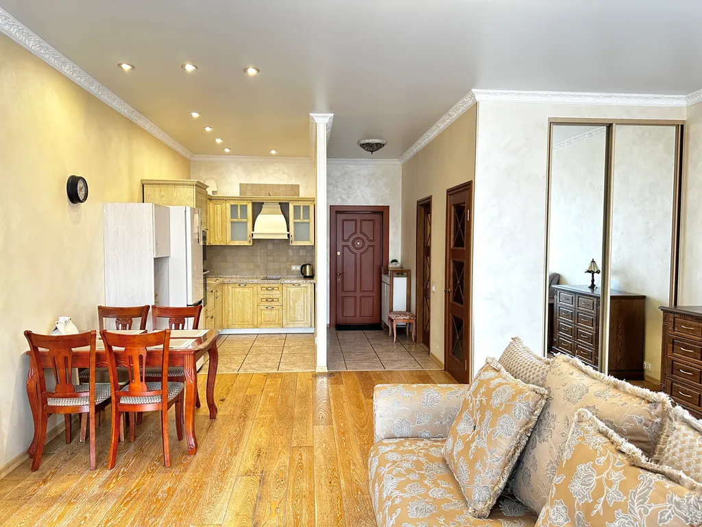 Квартира с кондиционером в пригороде у моря