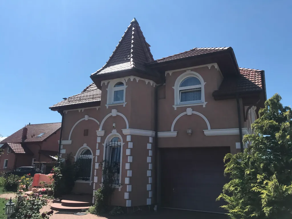 Особняк у моря с баней и бильярдом