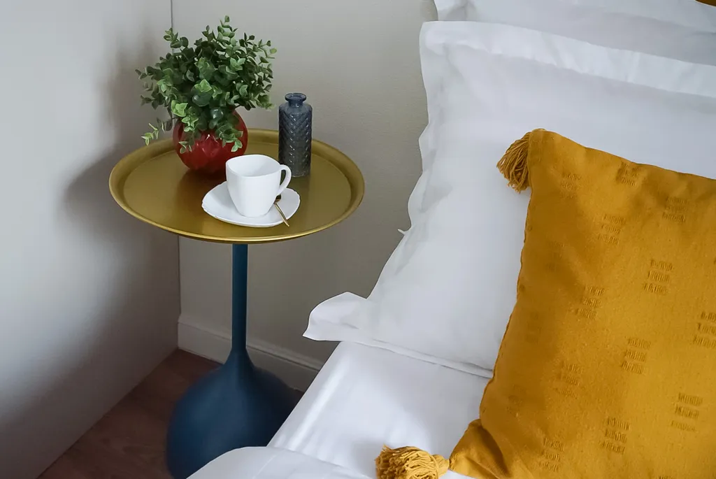 Лиловая студия у моря