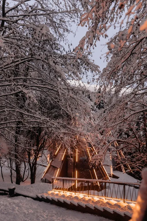 Панорамный домик в сердце гор