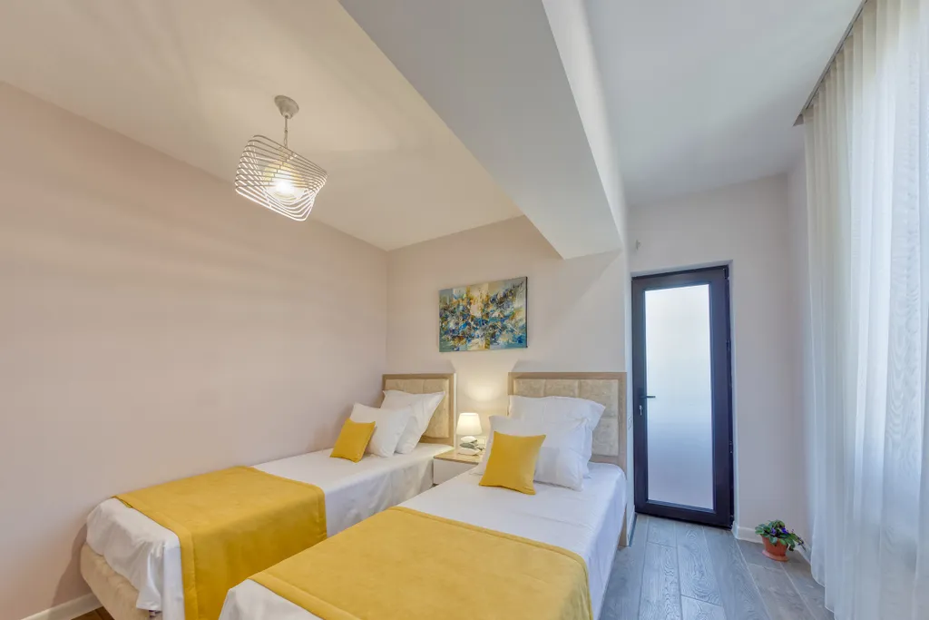 Sayat Nova 4 -Northern Avenue- -Opera House-