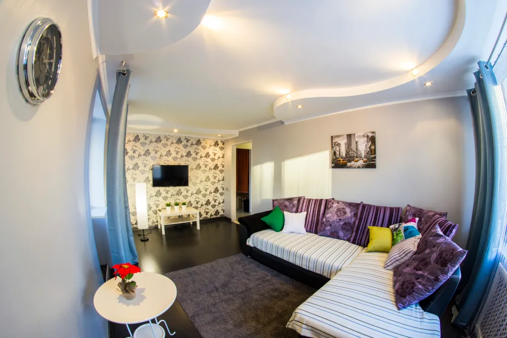 Квартира Уютная квартира с подсветкой рядом с парком — Омск