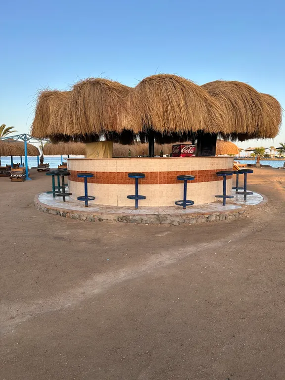 Апартаменты с личным пляжем и бассейном