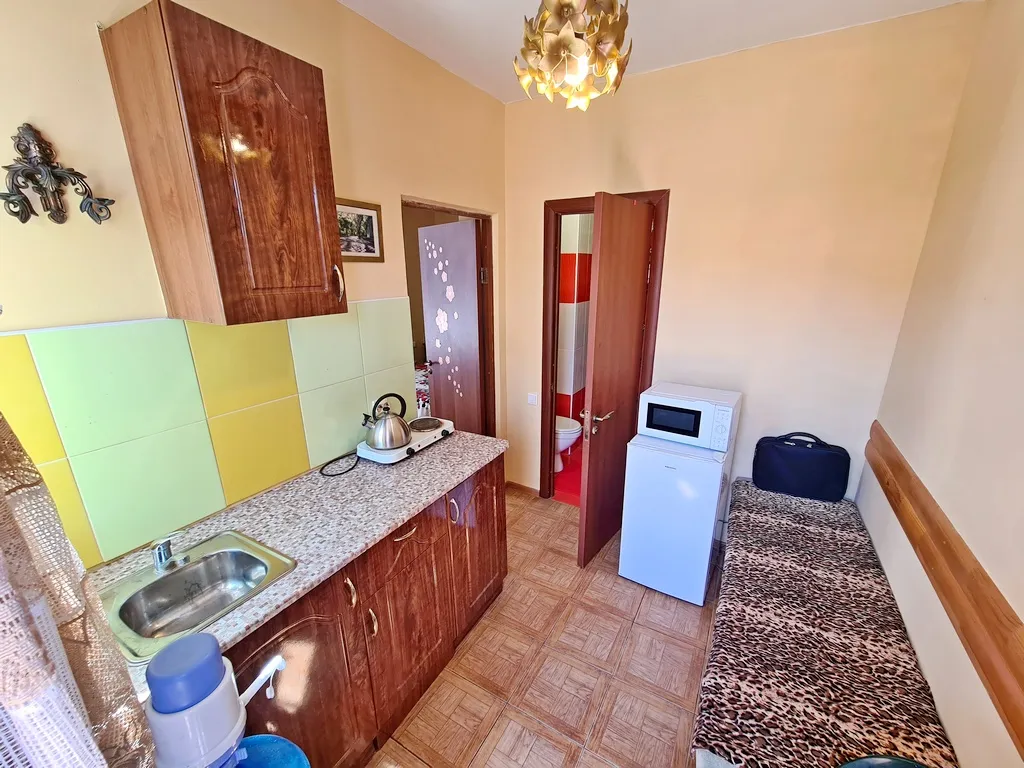 Номера на Пляже, квартира - студия с кухней 150/1, до берега 40 метров