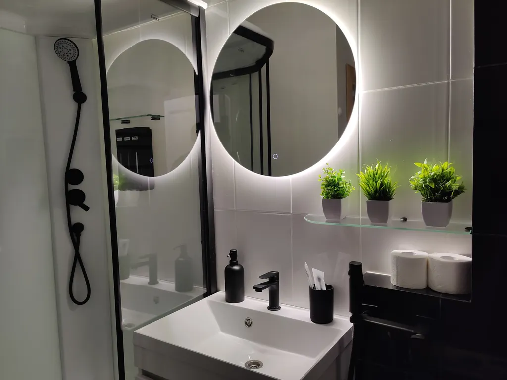 Стильная квартира с сауной, в центре города