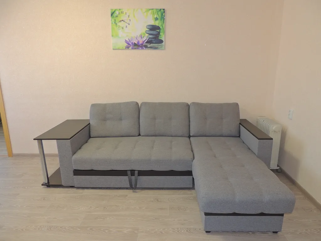 Уютно, возле набережной, вид на реку Волга