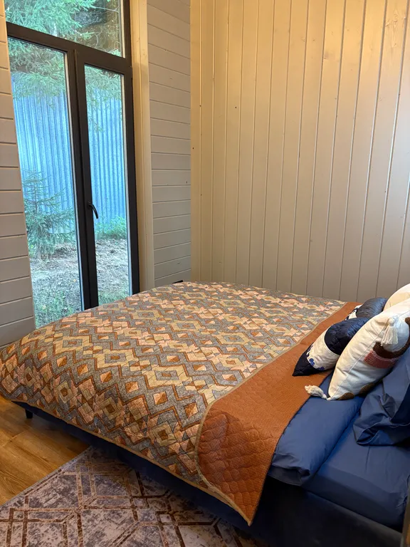 Коттедж Комфортный коттедж с сауной и купелью — Бугры