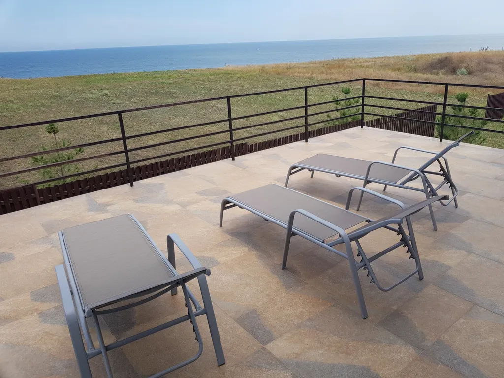 Вилла на 2 линии от моря