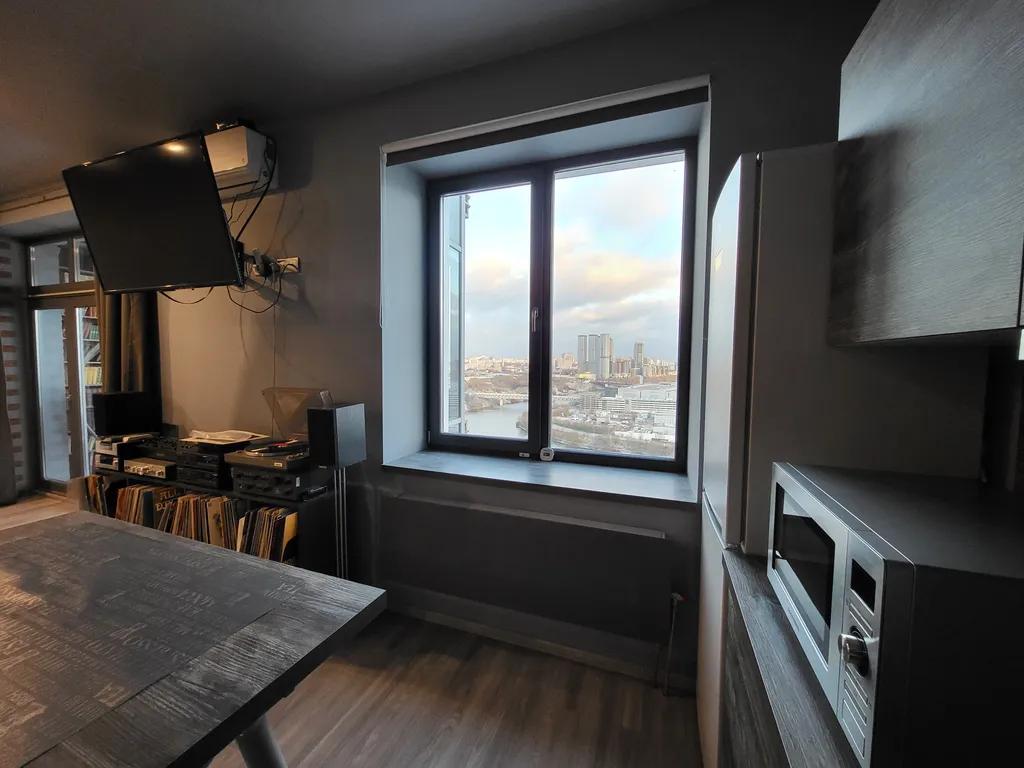 Лофт около Крокуса с видом на Москву