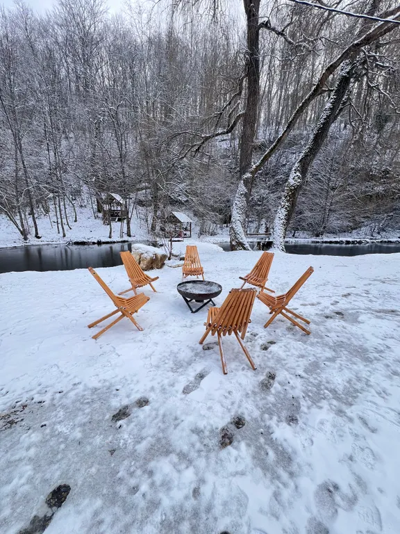 Квартира Уютная комната для четверых в деревянном таунхаусе у озера — Мезмай