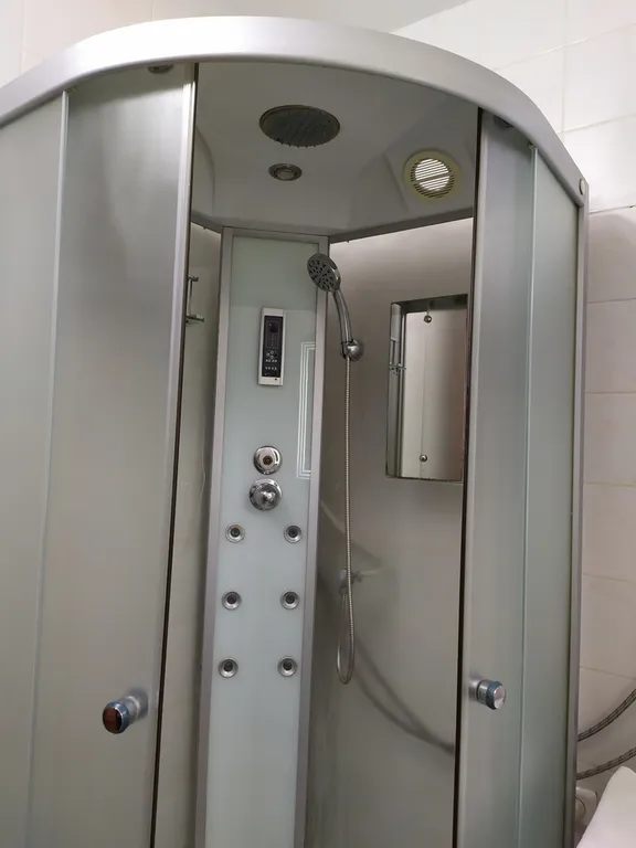 Квартира Чистая квартира в центре города около ж/д вокзала в элитном жк с бесплатной парковкой — Волгоград