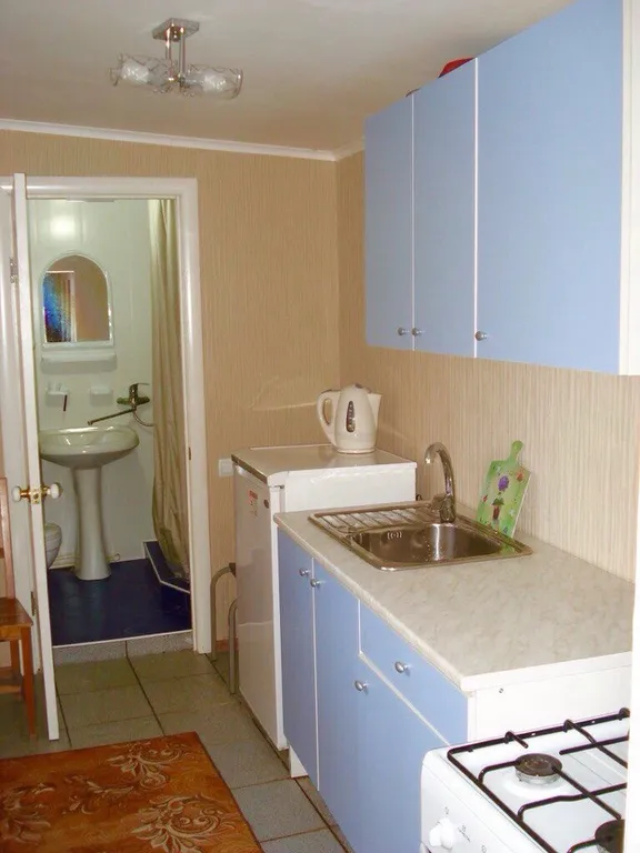 Квартира Удобная комната в уютном дворике с бассейном — Ейск