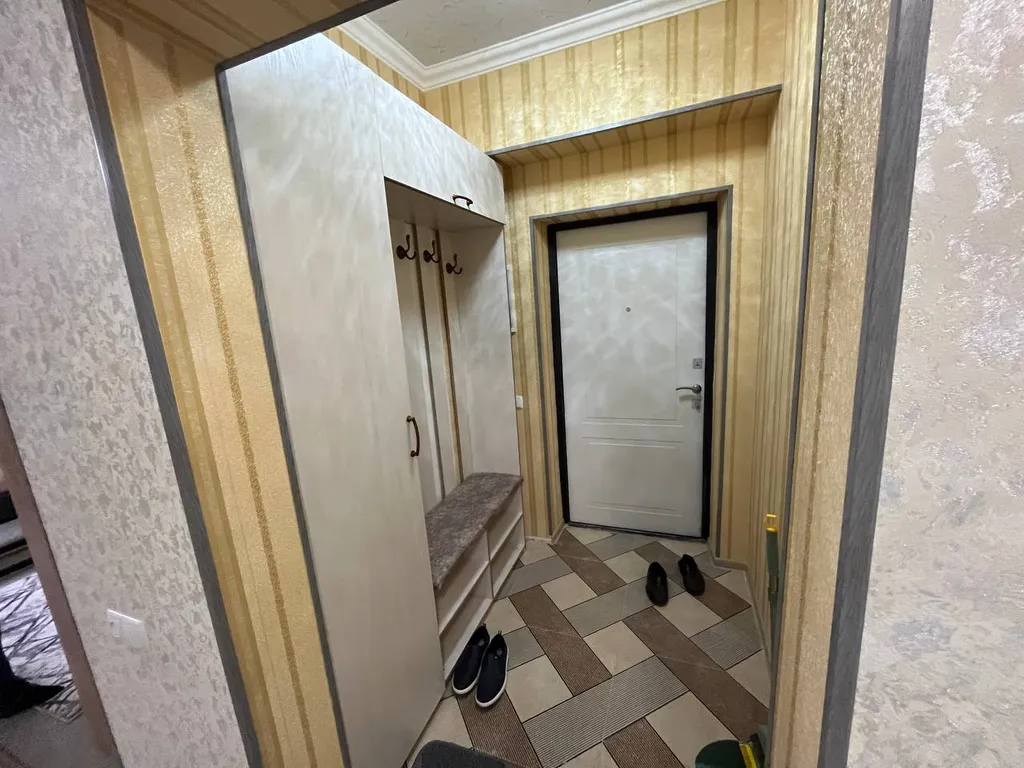 Любителей кожаных диванов (встретим бесплатно)