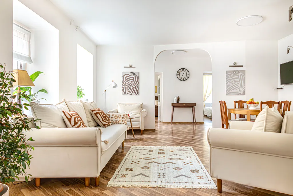 Стильная квартира с тремя спальнями и 2 санузлами у Спаса на Крови