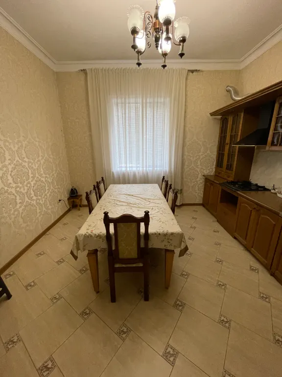 Квартира Большая квартира в центре — Махачкала