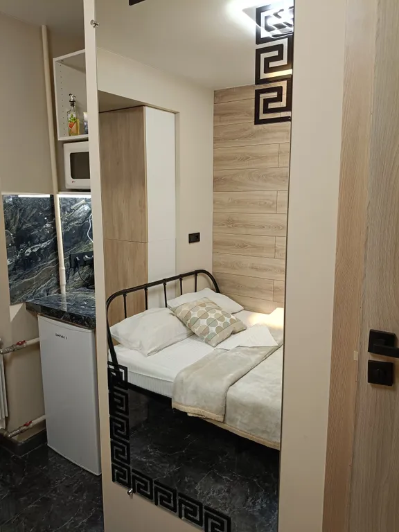 Квартира Всеми любимая студия для командированных, студентов — аренда посуточно в Екатеринбург