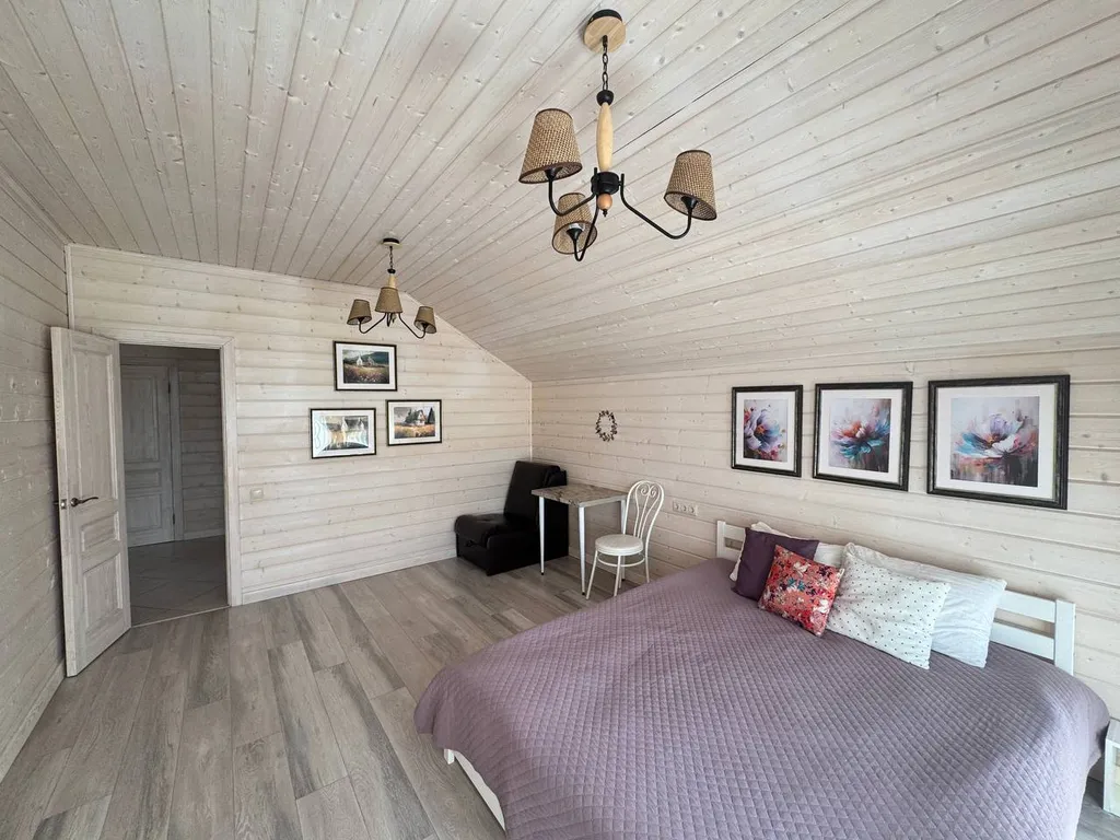 Дом с сауной на краю леса