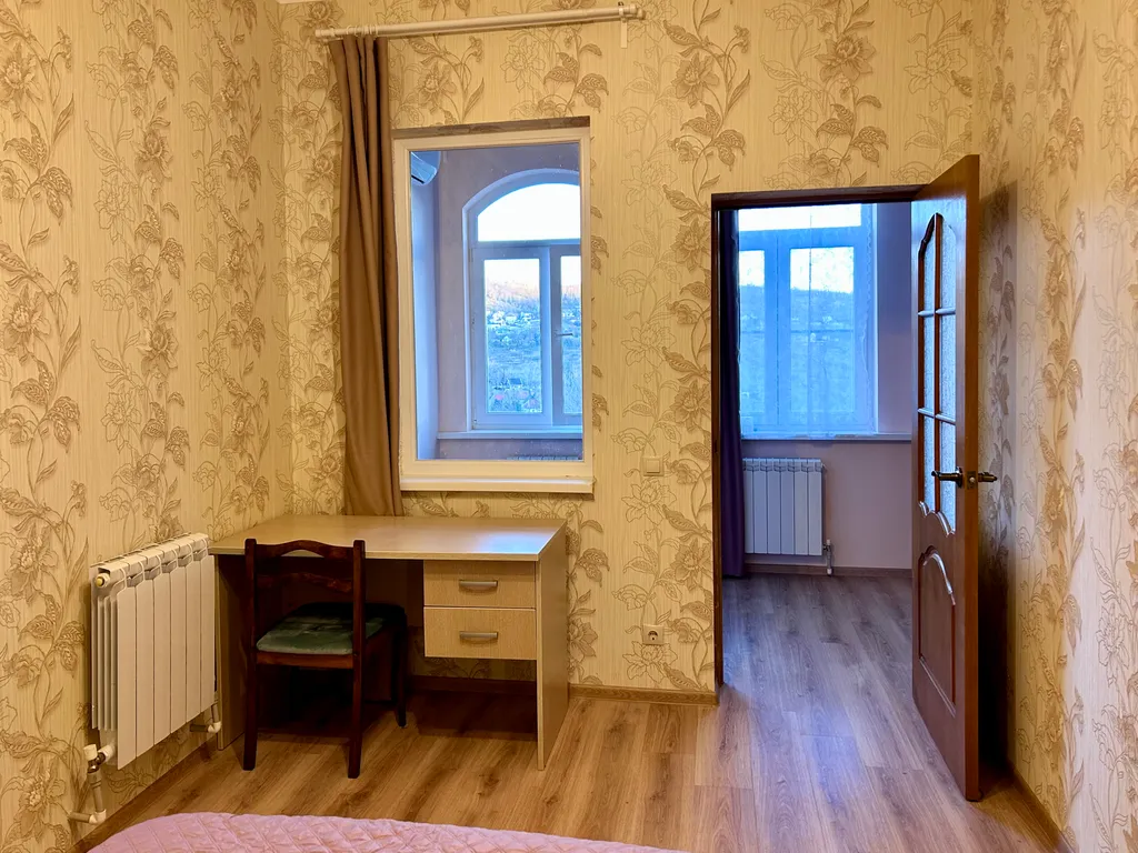 3-этажный дом с садом недалеко от моря