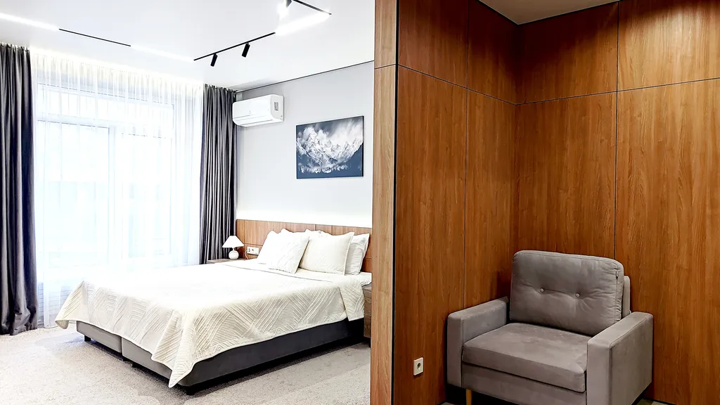 Просторная студия в центрое+бассейн и сауна