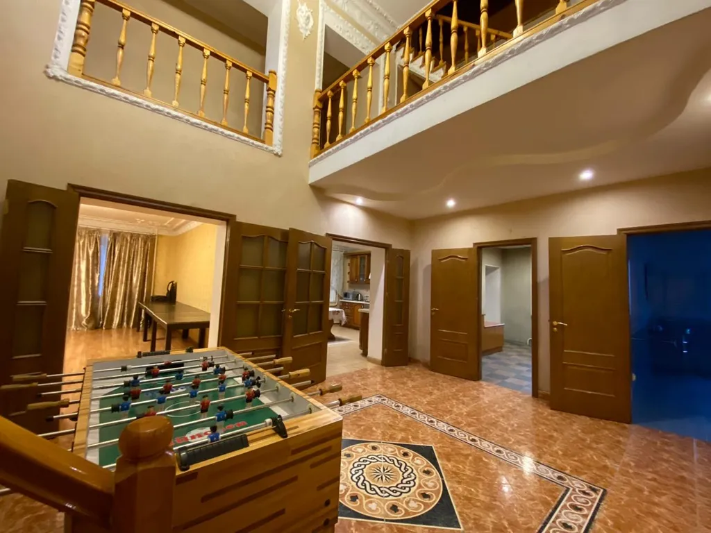 Коттедж Коттедж с большим бассейном — Черное