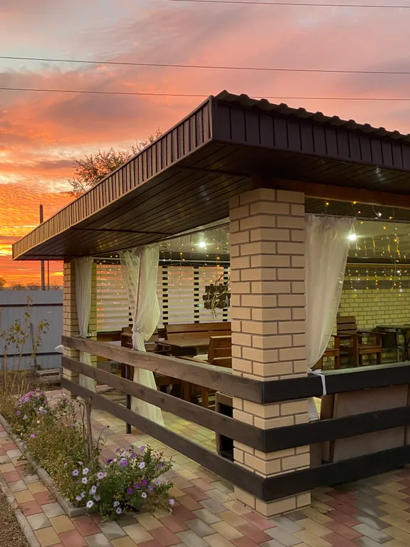 Домик у озера