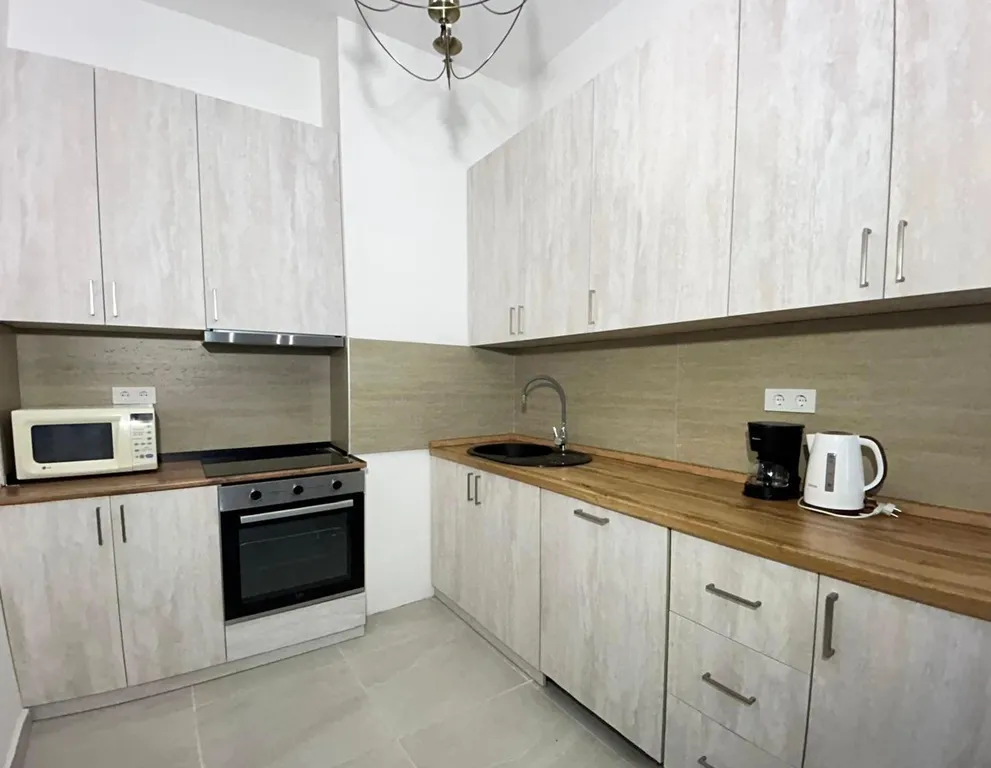 Квартира Двухкомнатные апартаменты Ван Гог рядом со знаменитым Арбатом — Алматы