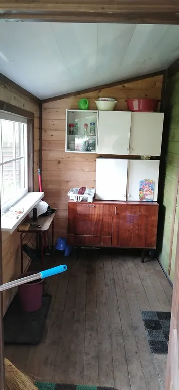 Дом рядом с озером