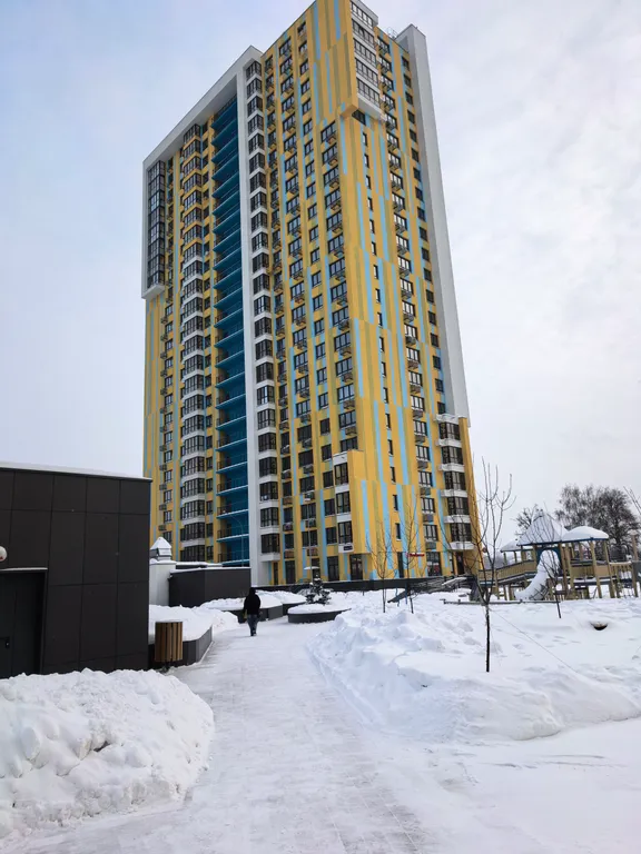 Квартира с новым ремонтом в закрытом ЖК Янтарь