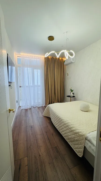 Двухкомнатная квартира с столовой на набережной с видом на Дон