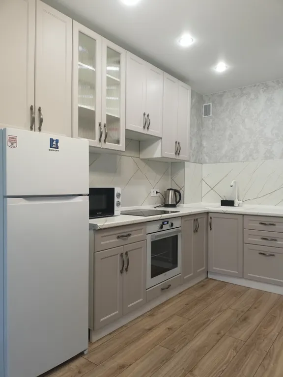 Современная квартира с большой кухней-гостиной